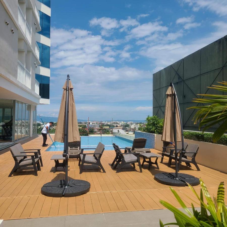 Inspiria Abreeza Davao Aparthotel Exterior photo
